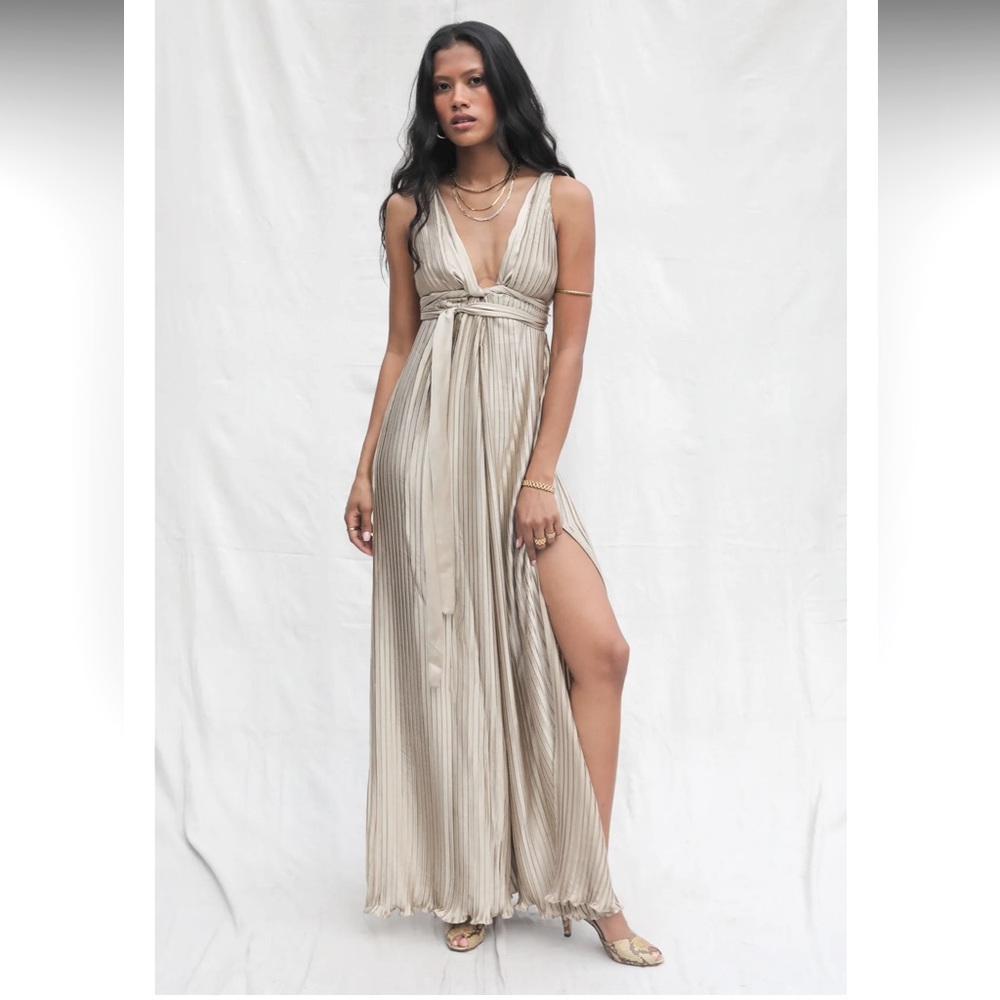 Gorgeous Heart of Glass Sand Color Maxi Dress. Very forgiving & flattering.